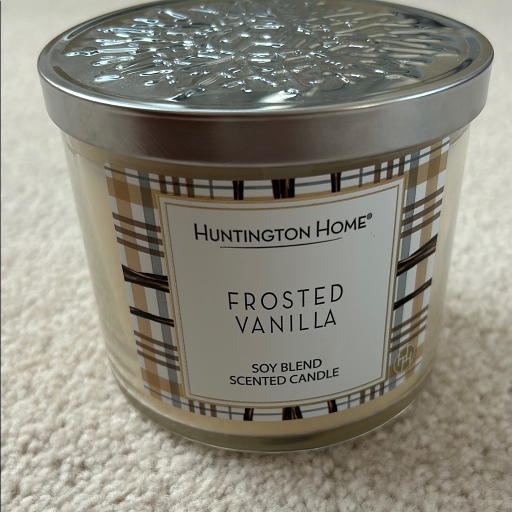 Huntington Home Candle. Scent-Frosted Vanilla